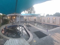 アゼンリー・ホット・スプリングス & ホリデー・パーク