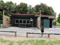 トラウソン・カウリ・パーク・サービスキャンプサイト